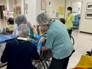 高齢者施設における新型コロナウイルスワクチン接種開始